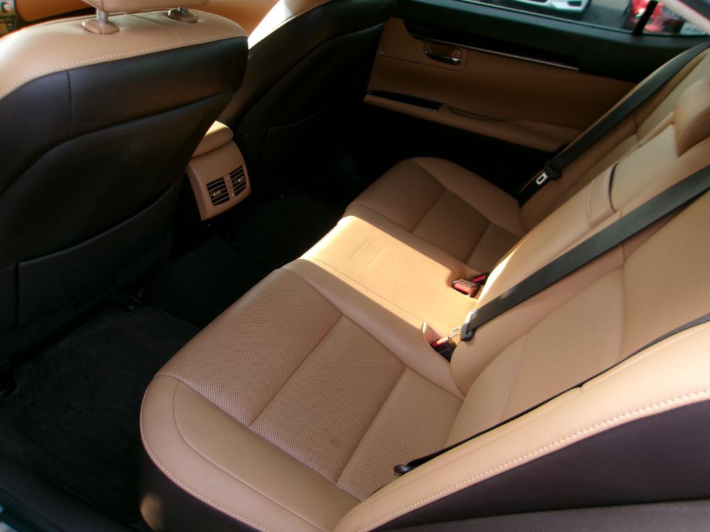 2018 Lexus ES Image 8