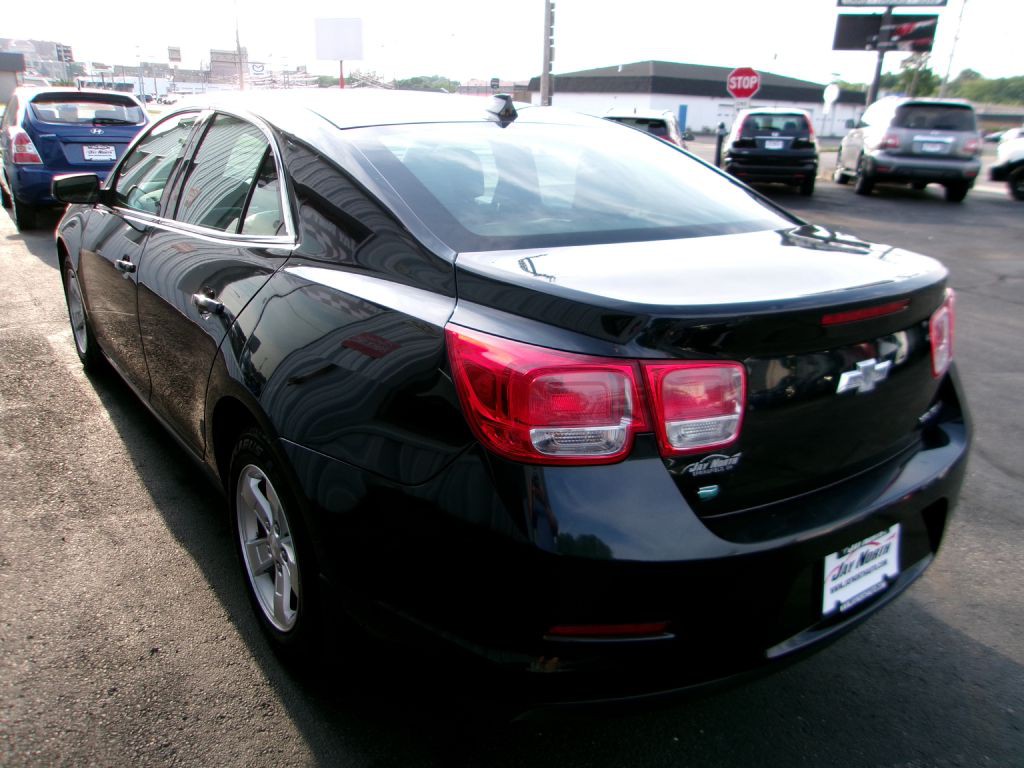 2014 Chevrolet Malibu Image 4