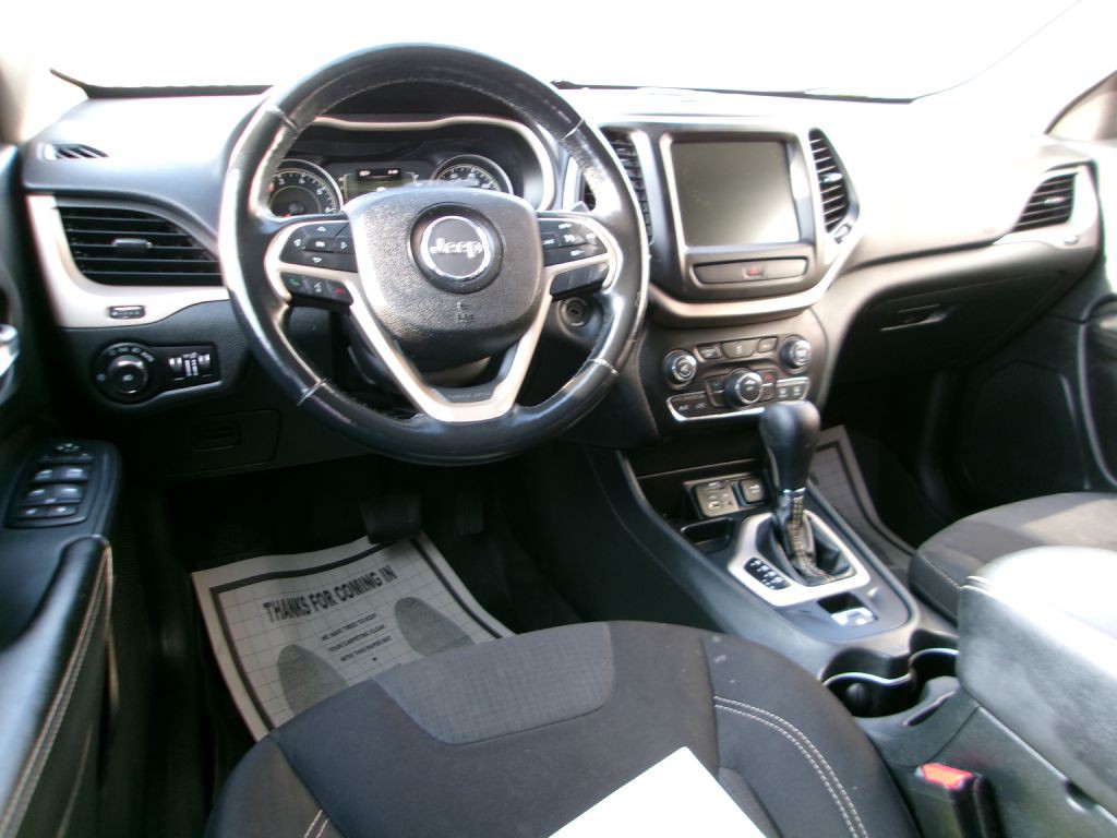 2015 Jeep Cherokee Image 11