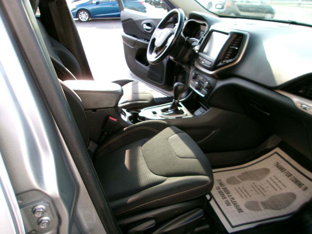 2015 Jeep Cherokee Image 15