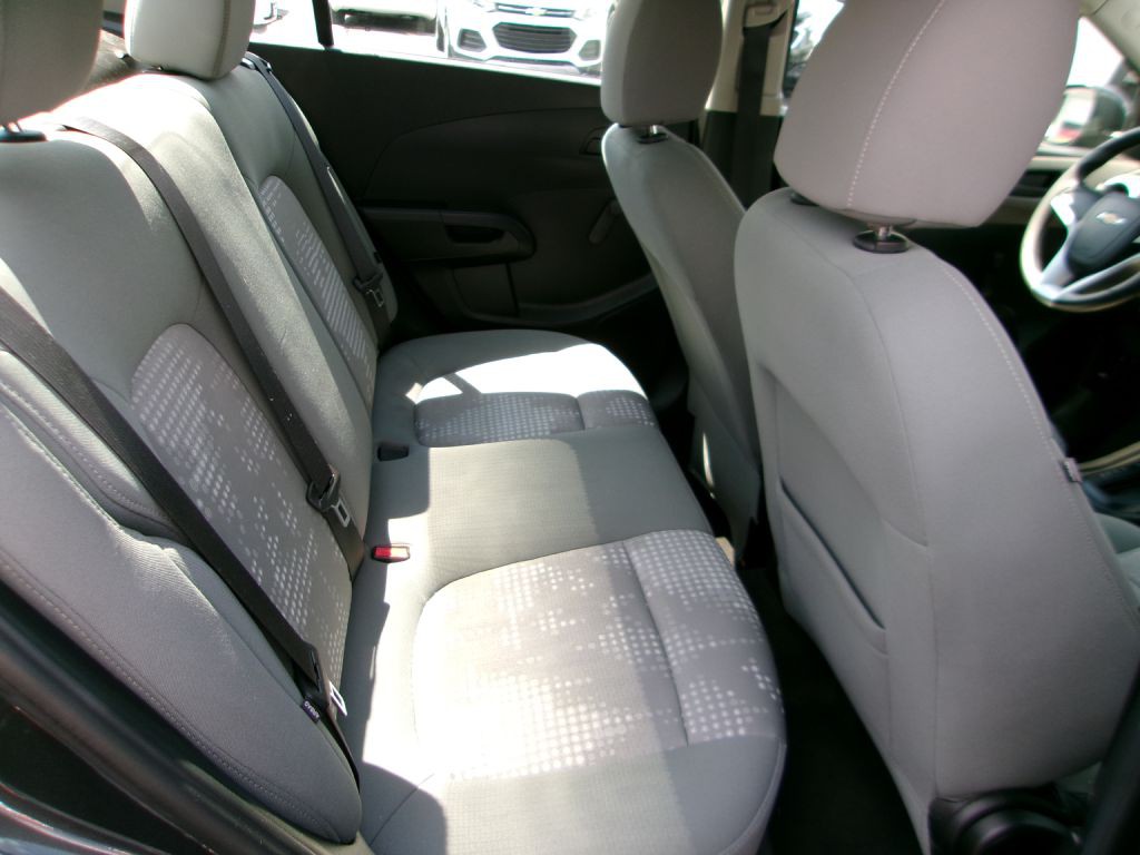 2018 Chevrolet Sonic Image 15