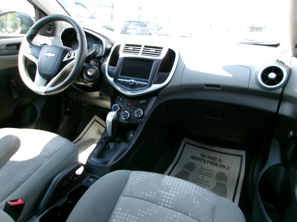 2018 Chevrolet Sonic Image 18