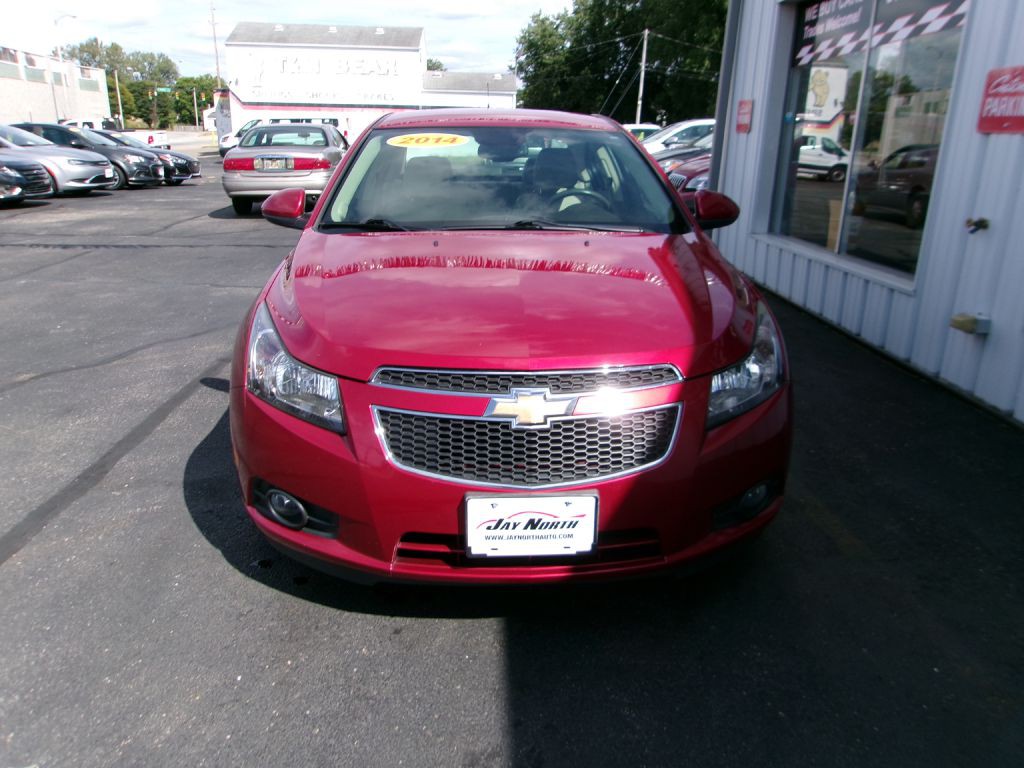 2014 Chevrolet Cruze Image 2