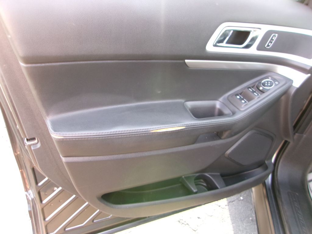 2015 Ford Explorer Image 6