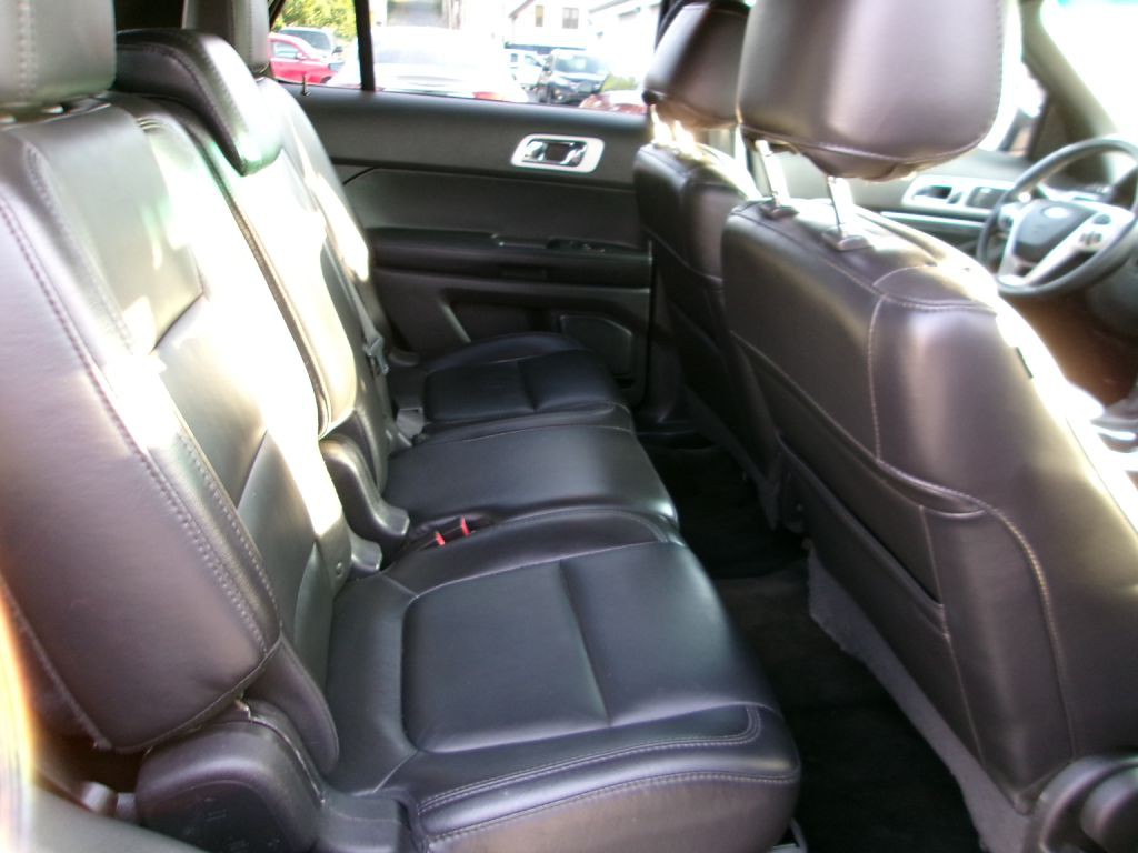2015 Ford Explorer Image 15