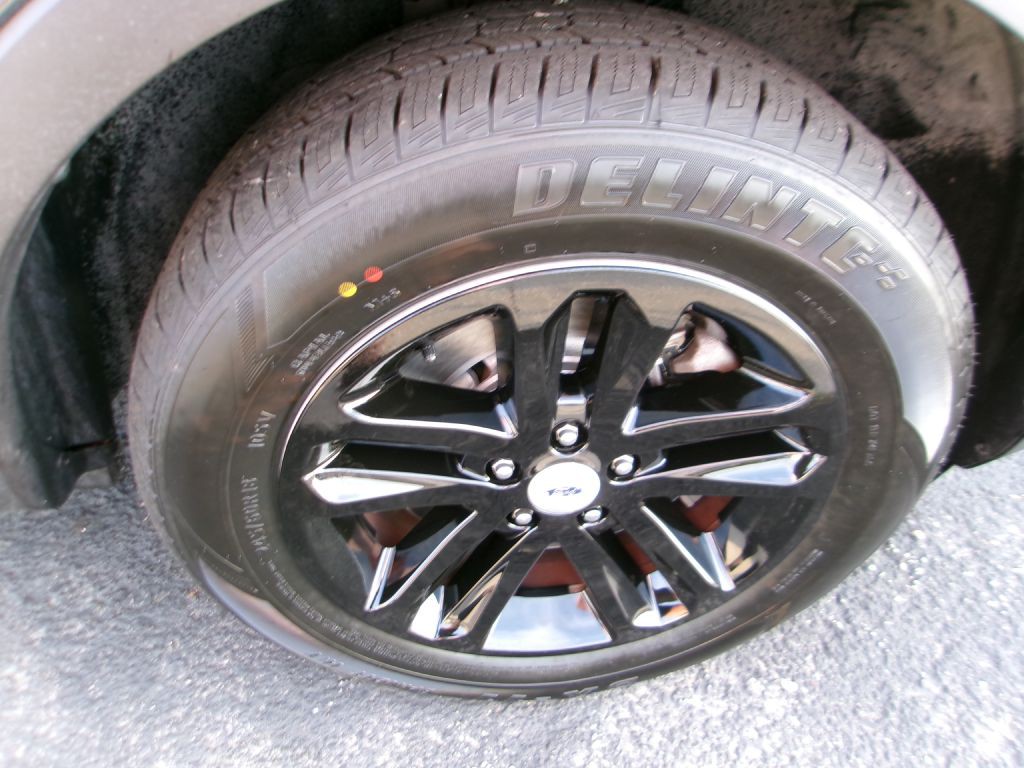 2015 Ford Explorer Image 18