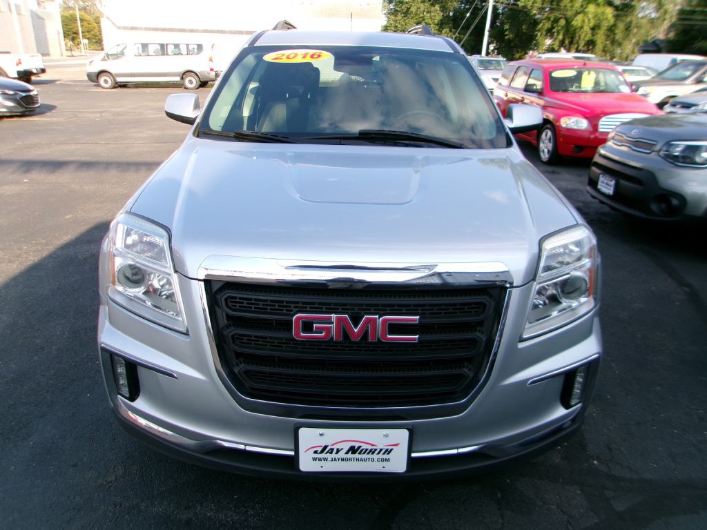 2016 GMC Terrain Image 2