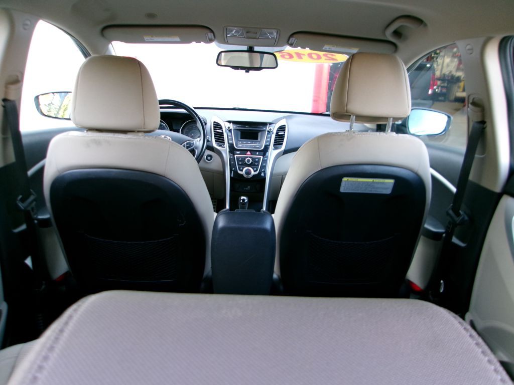 2016 Hyundai Elantra Image 9