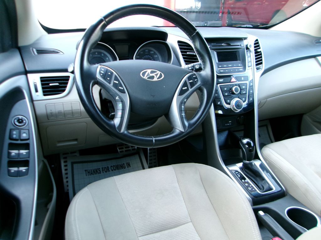 2016 Hyundai Elantra Image 11