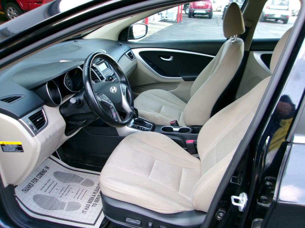 2016 Hyundai Elantra Image 13