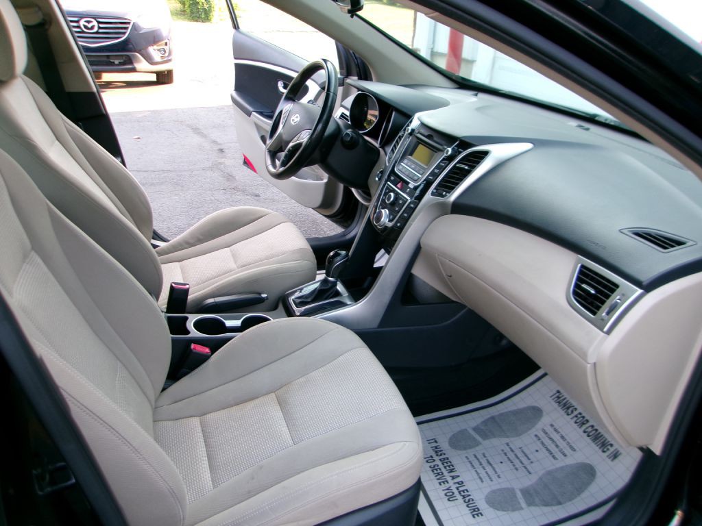 2016 Hyundai Elantra Image 14