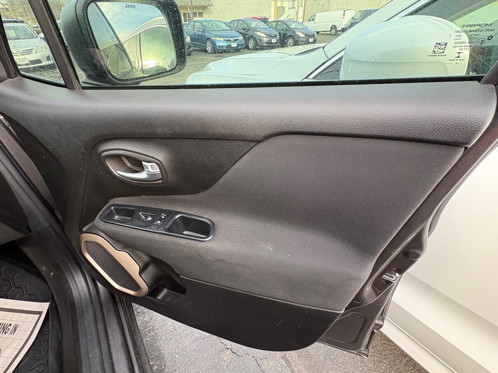 2017 Jeep Renegade Image 15