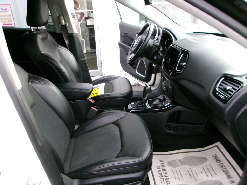 2019 Jeep Compass Image 16