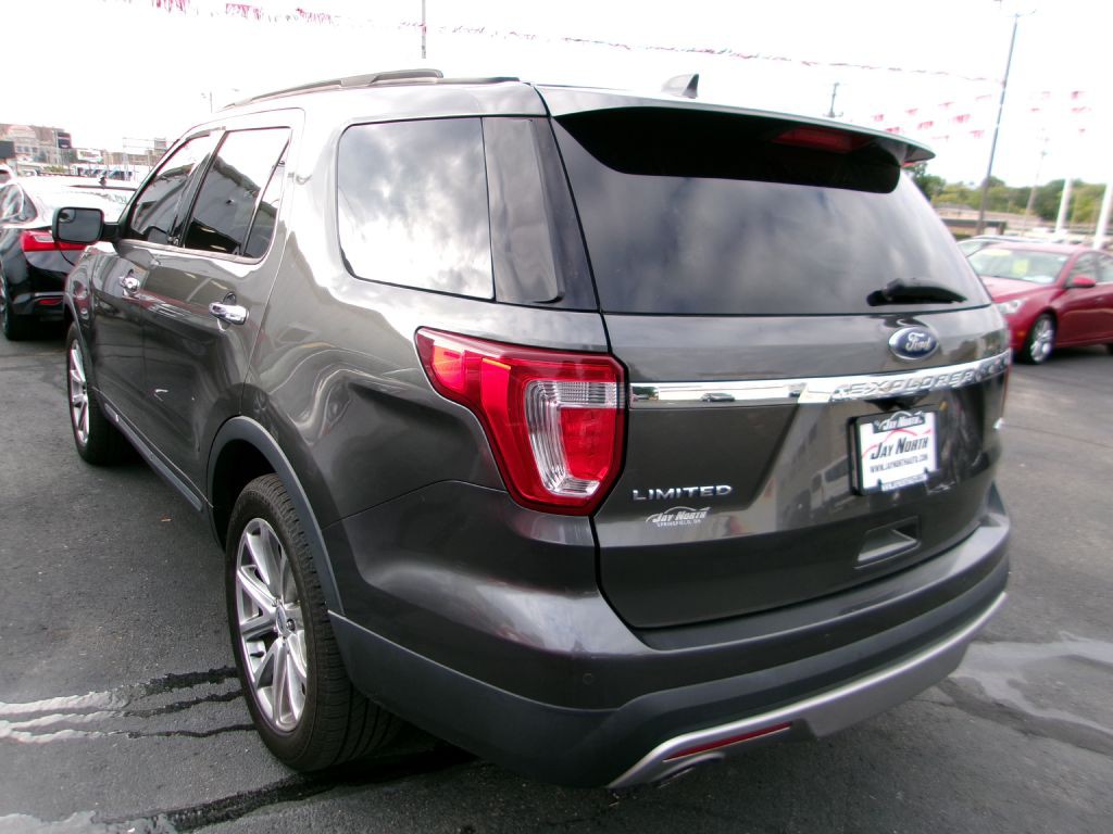 2017 Ford Explorer Image 4