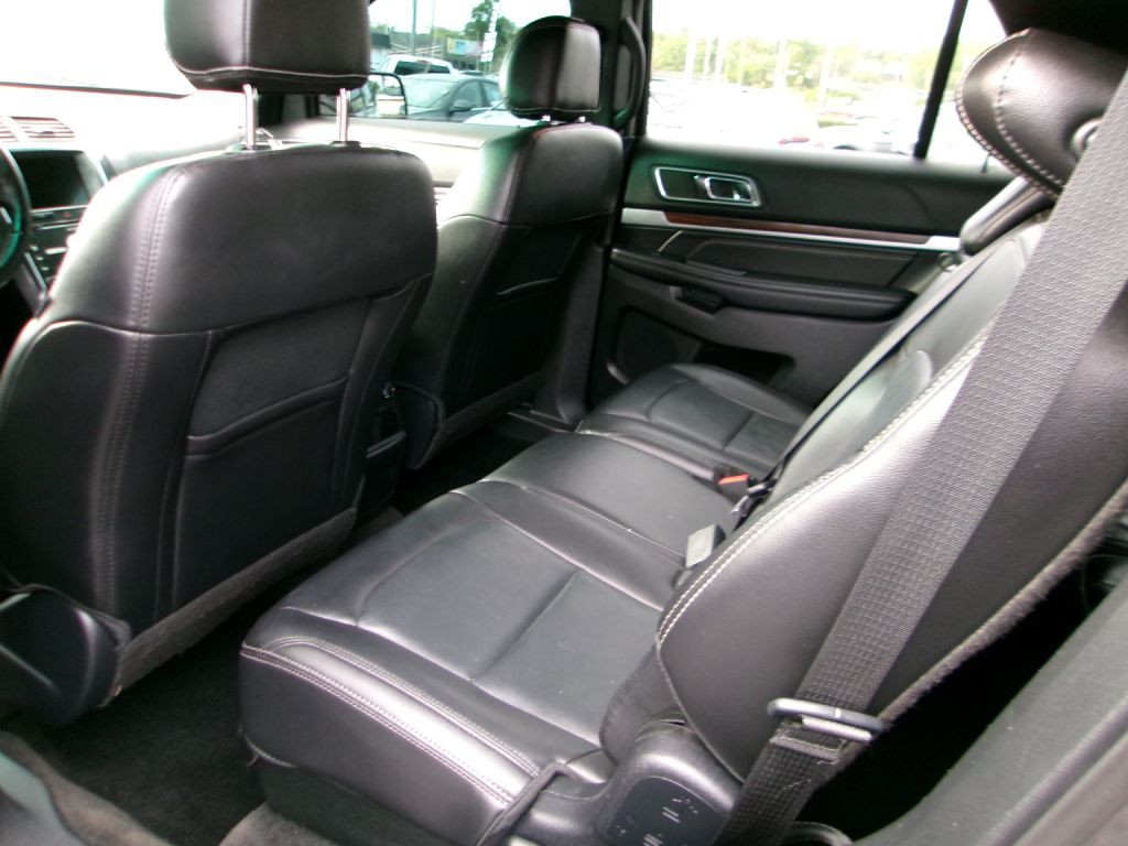 2017 Ford Explorer Image 9