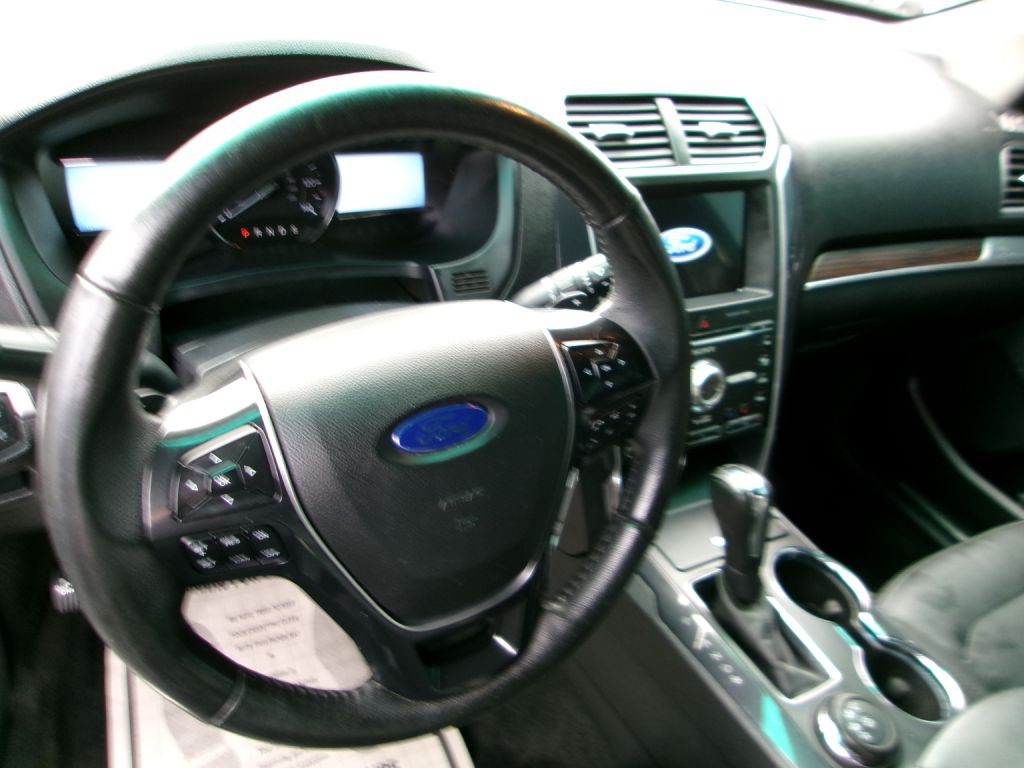 2017 Ford Explorer Image 14