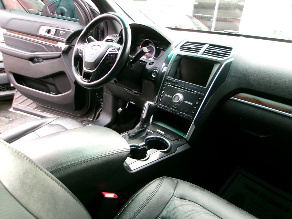 2017 Ford Explorer Image 16