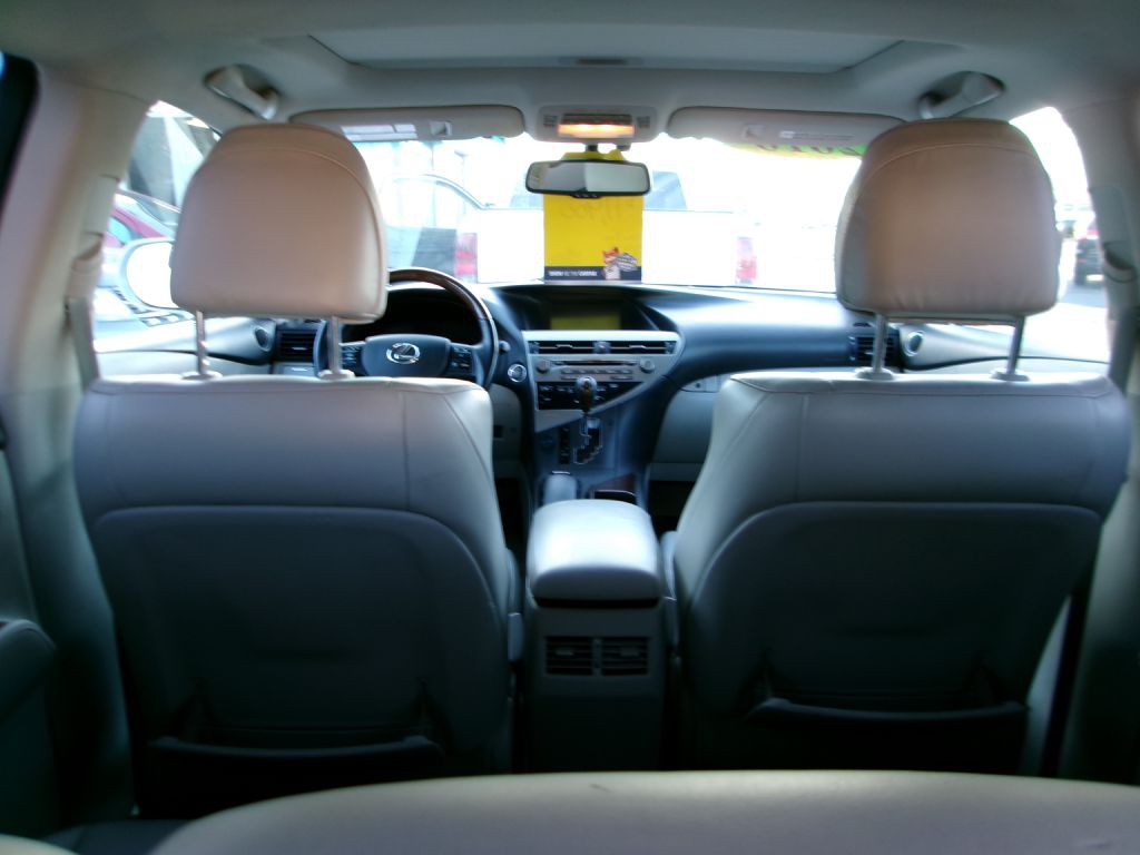 2010 Lexus RX Image 8
