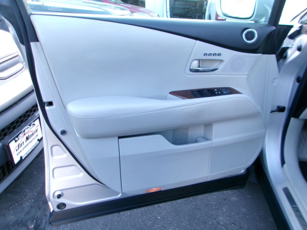 2010 Lexus RX Image 12