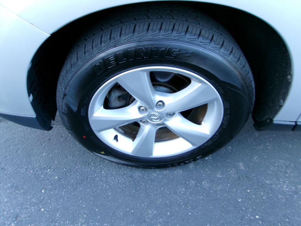 2010 Lexus RX Image 18