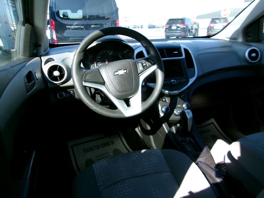 2019 Chevrolet Sonic Image 10
