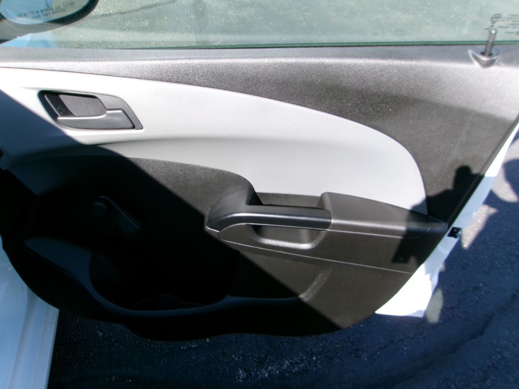 2019 Chevrolet Sonic Image 16