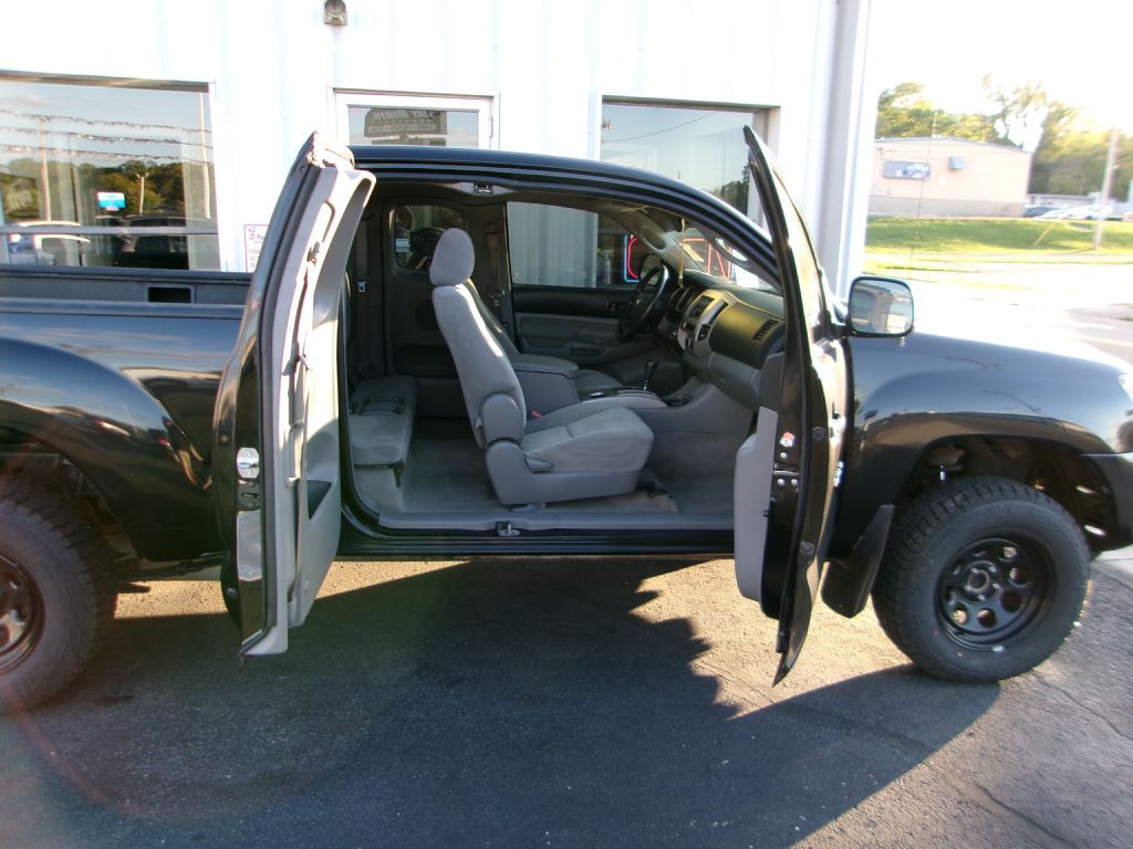2006 Toyota Tacoma Image 12