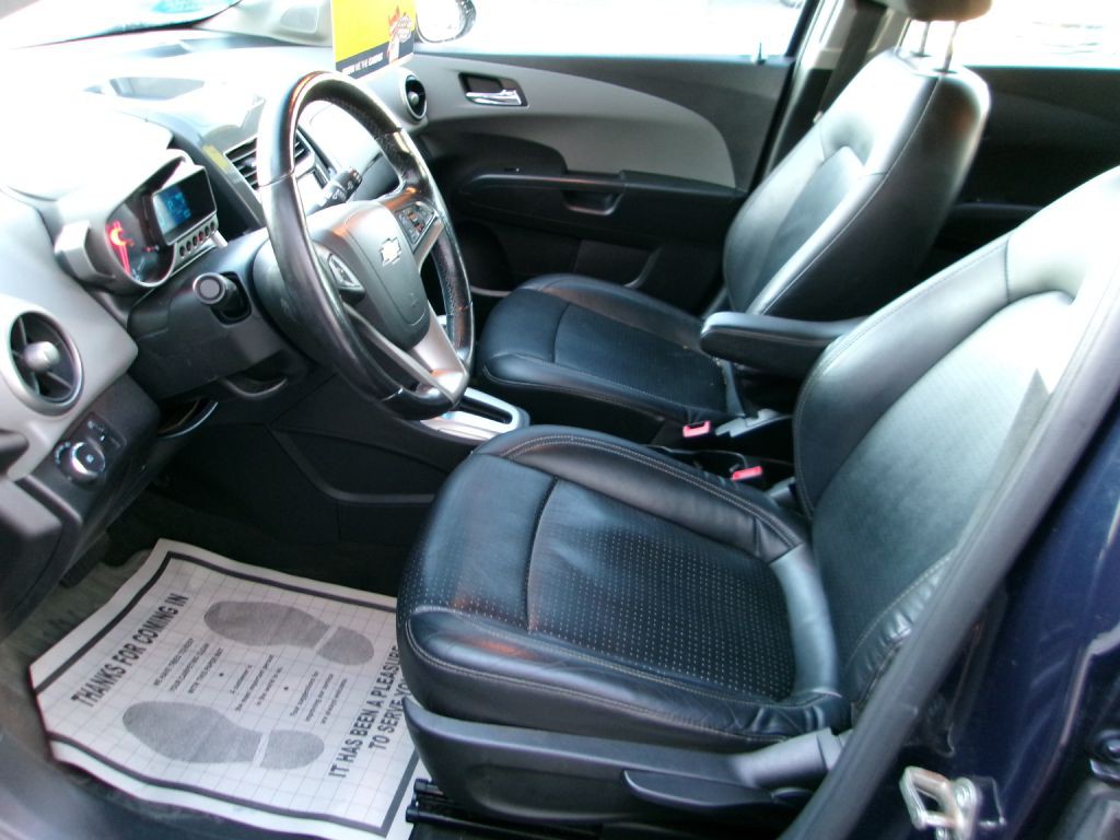 2015 Chevrolet Sonic Image 9