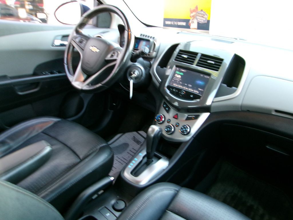 2015 Chevrolet Sonic Image 12