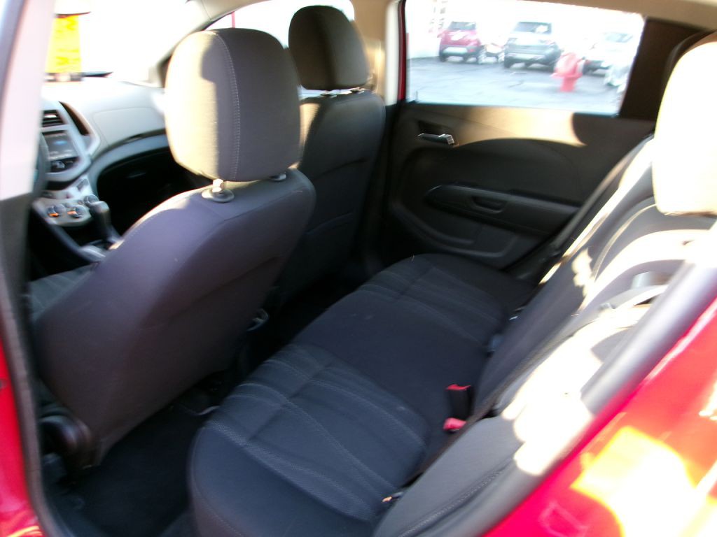 2013 Chevrolet Sonic Image 9