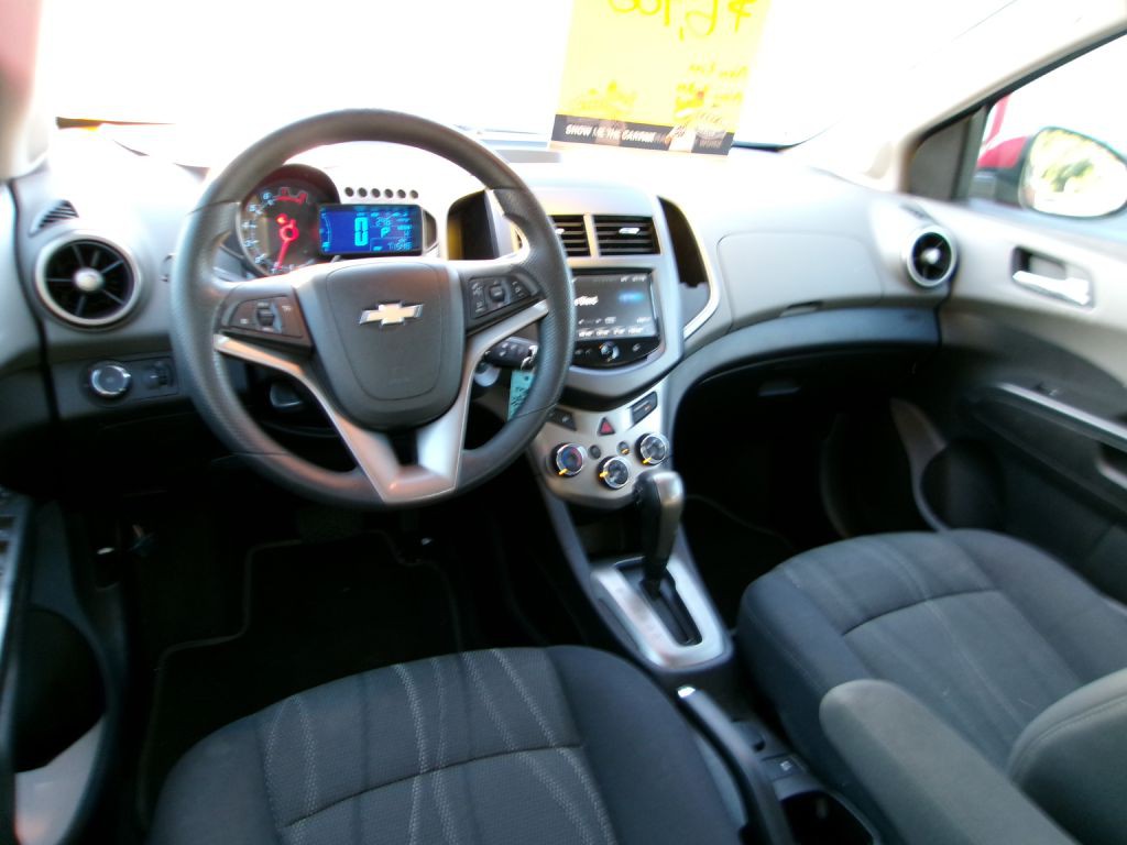 2013 Chevrolet Sonic Image 10