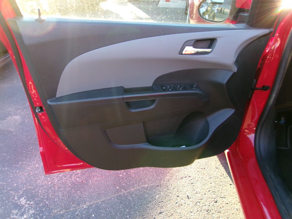 2013 Chevrolet Sonic Image 11