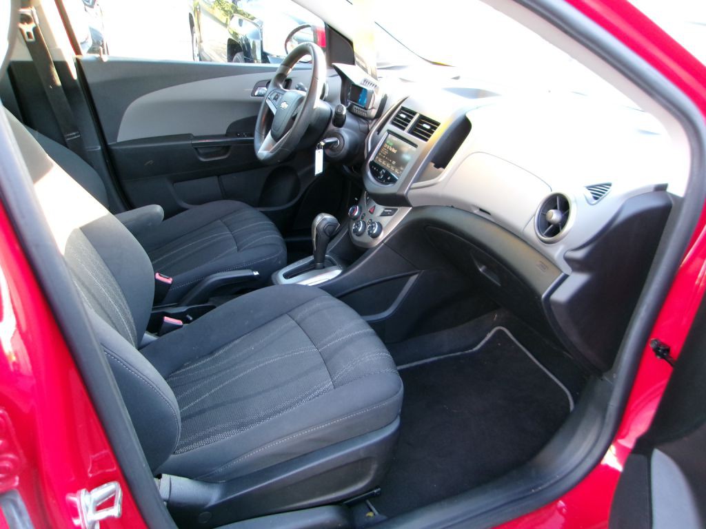 2013 Chevrolet Sonic Image 15