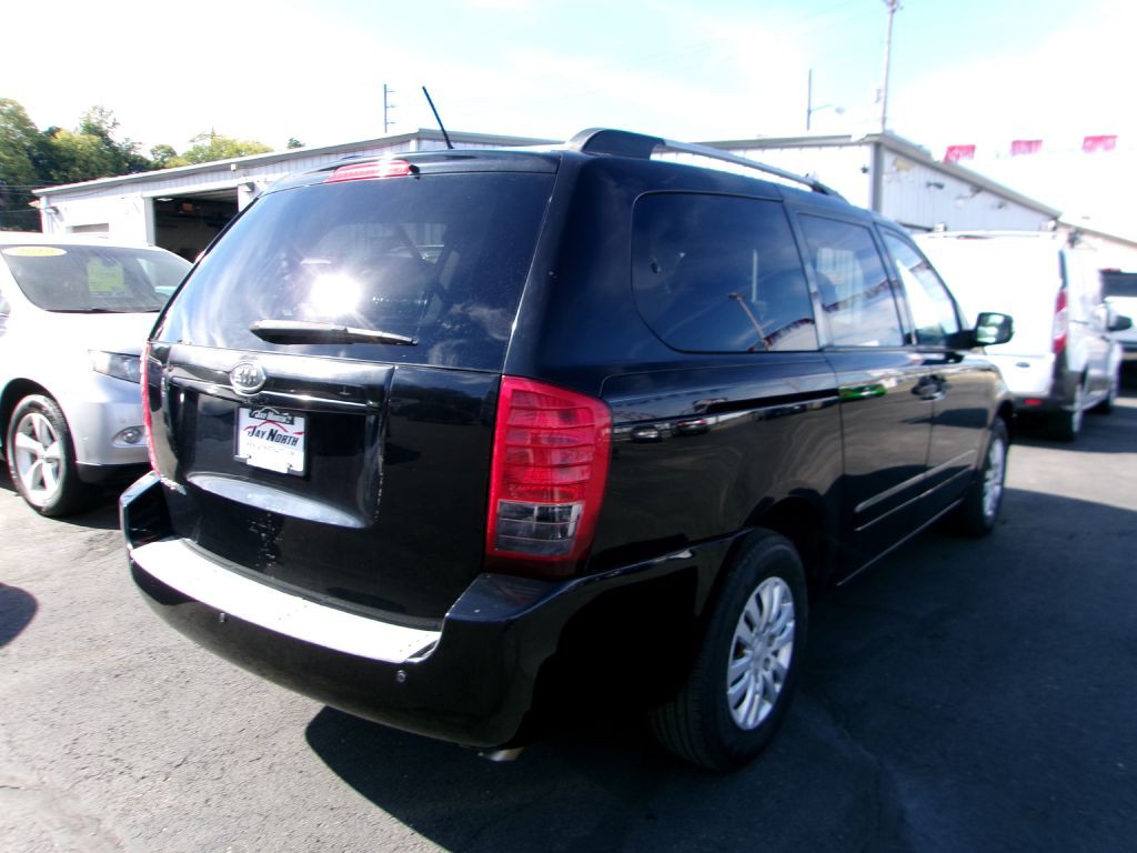 2011 Kia Sedona Image 3