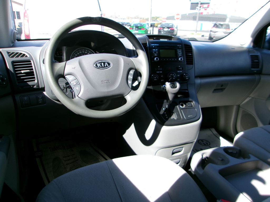 2011 Kia Sedona Image 9