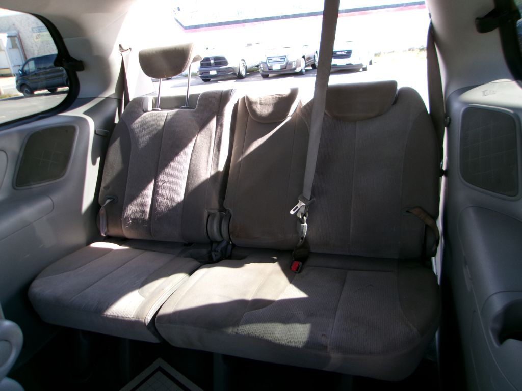 2011 Kia Sedona Image 11