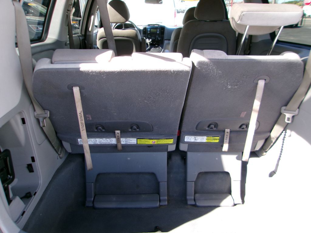 2011 Kia Sedona Image 12