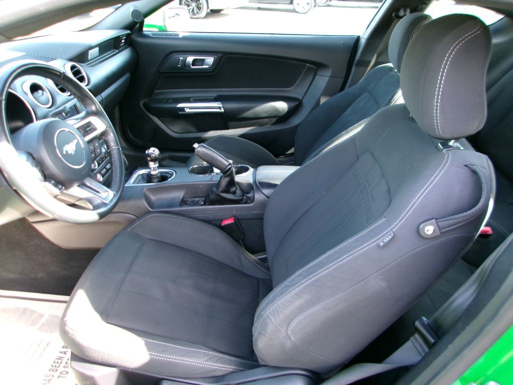 2019 Ford Mustang Image 9
