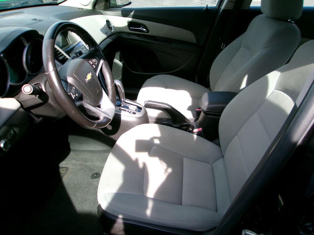 2014 Chevrolet Cruze Image 8
