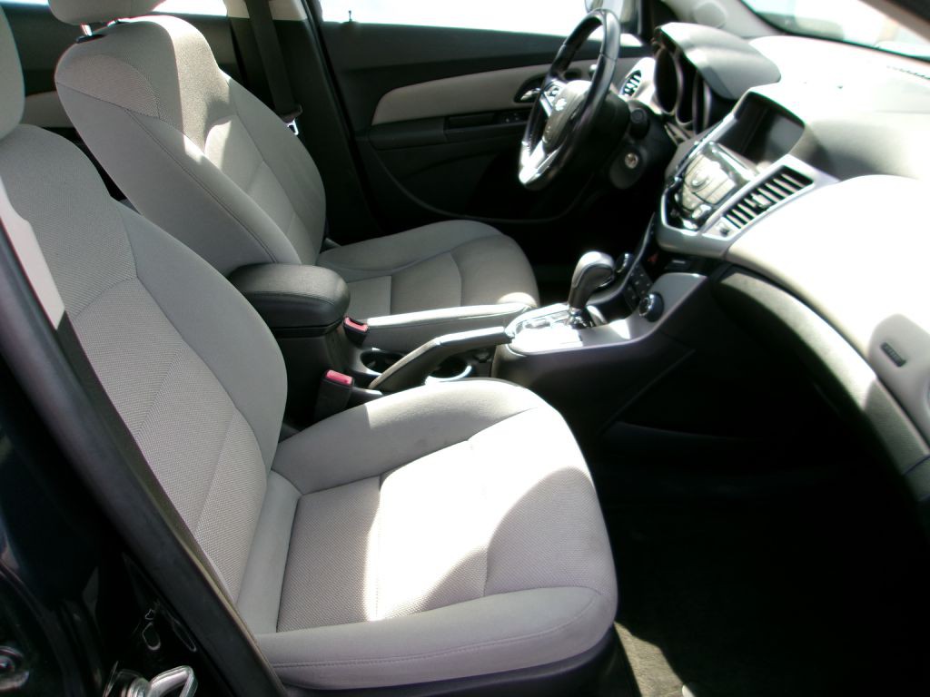 2014 Chevrolet Cruze Image 16