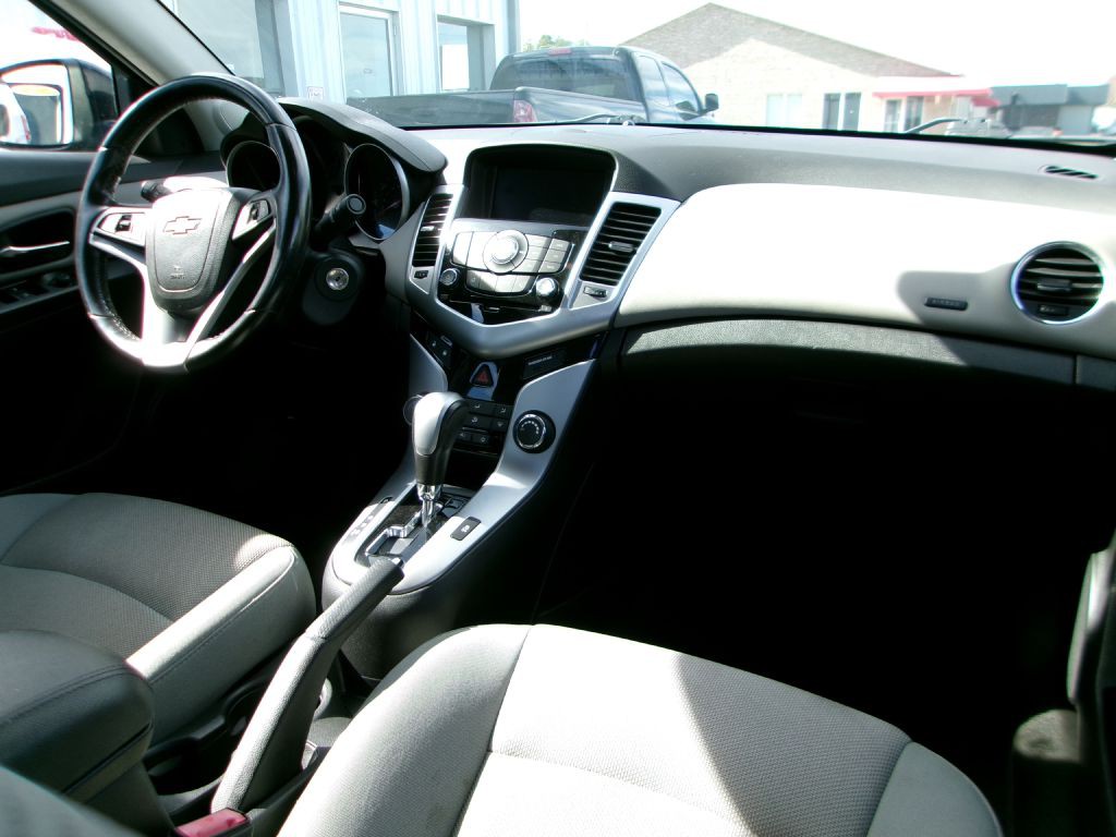 2014 Chevrolet Cruze Image 17