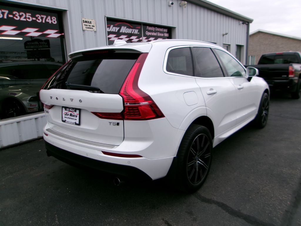 2021 Volvo XC60 Image 3
