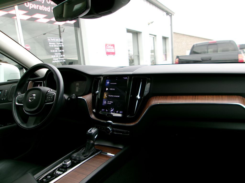 2021 Volvo XC60 Image 20
