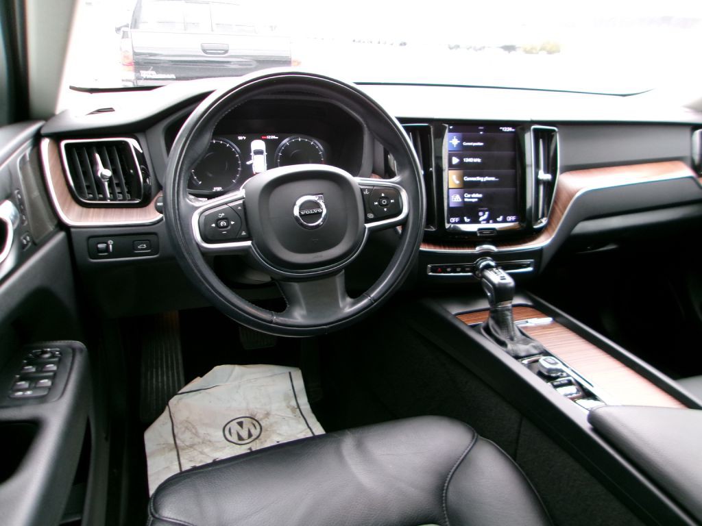 2021 Volvo XC60 Image 11