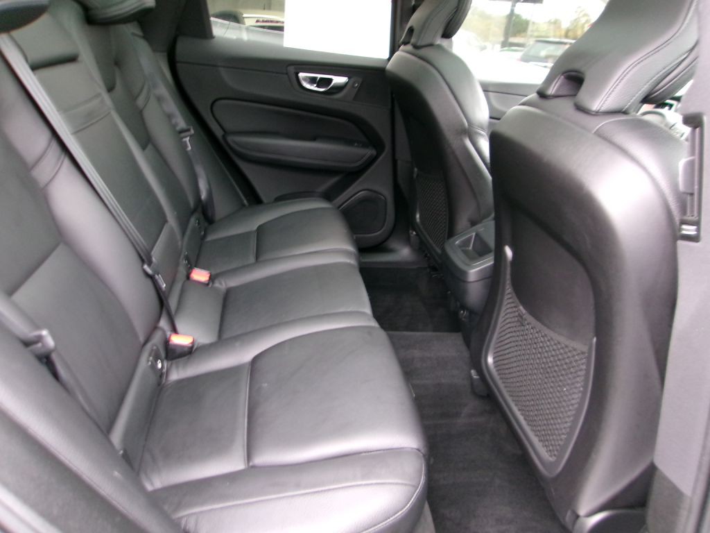 2021 Volvo XC60 Image 18