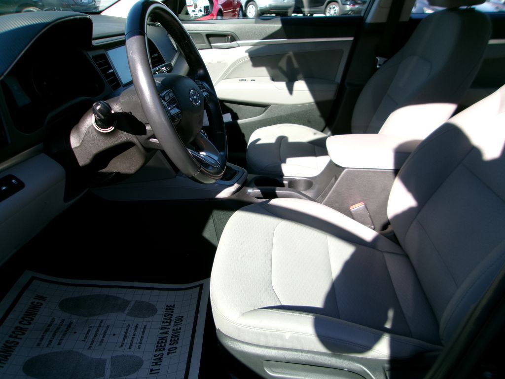 2020 Hyundai Elantra Image 9