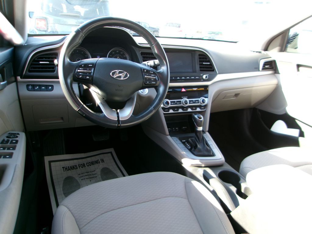 2020 Hyundai Elantra Image 10
