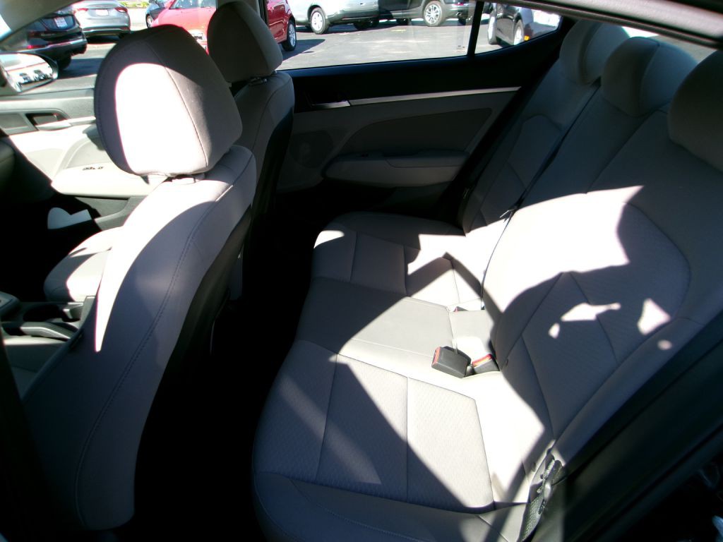 2020 Hyundai Elantra Image 12