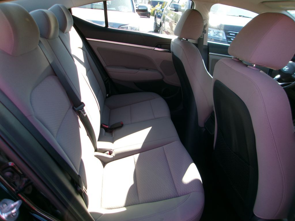 2020 Hyundai Elantra Image 15