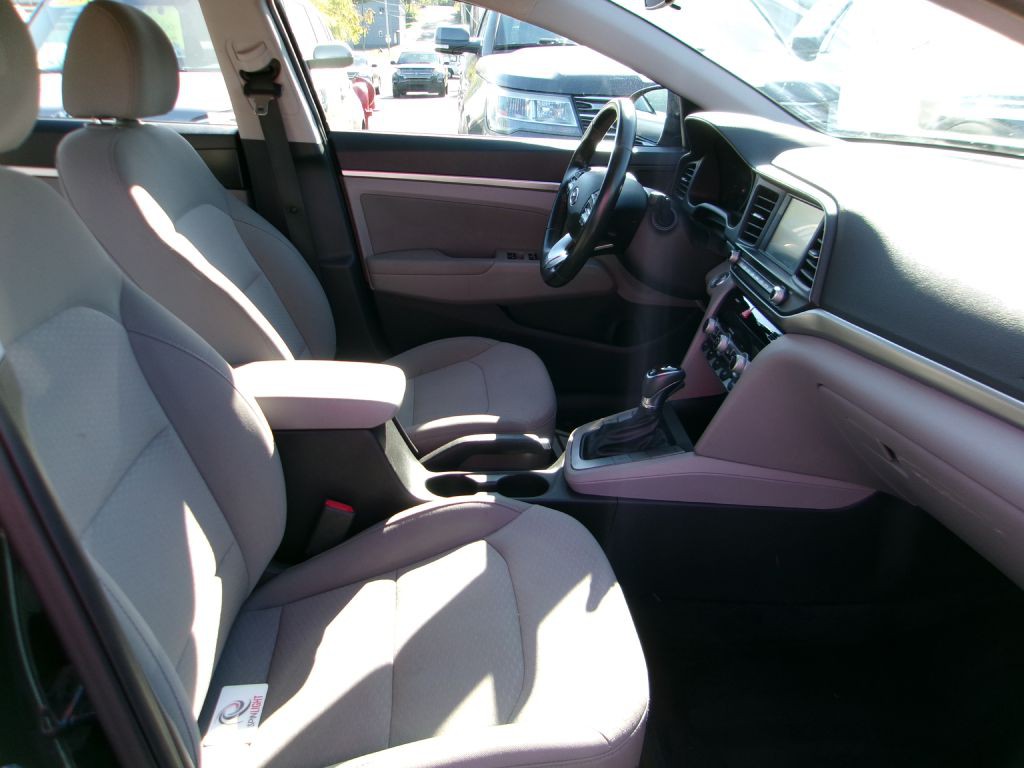 2020 Hyundai Elantra Image 17